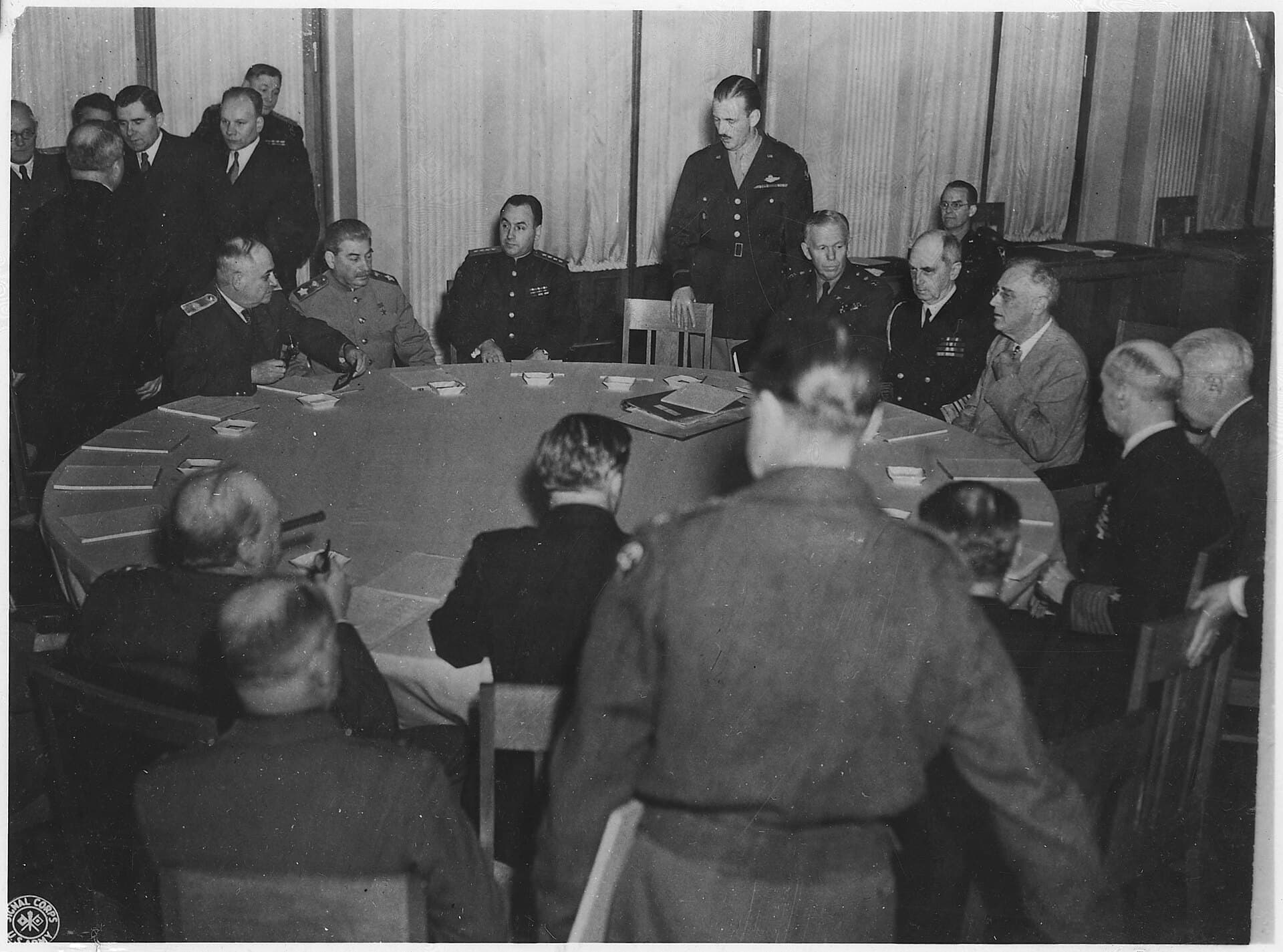 Roosevelt, Stalin, Churchill and members of their delegations gathered at Livadia Palace in Yalta, 1945.